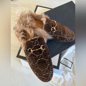Gucci Velvet Princetown with fur